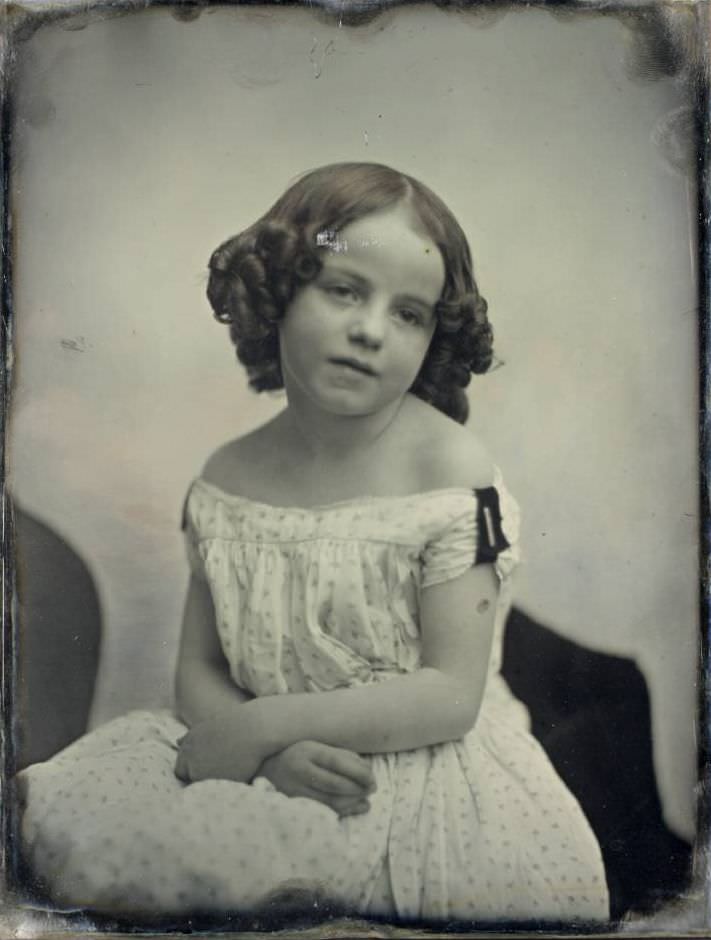 An unidentified girl.