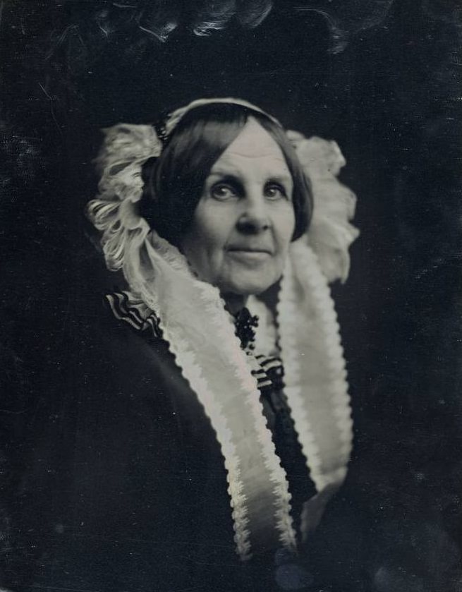 An unidentified woman.