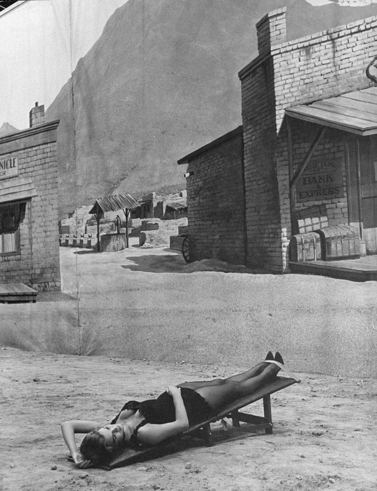 Angie Dickinson on set of Rio Bravo, 1958.