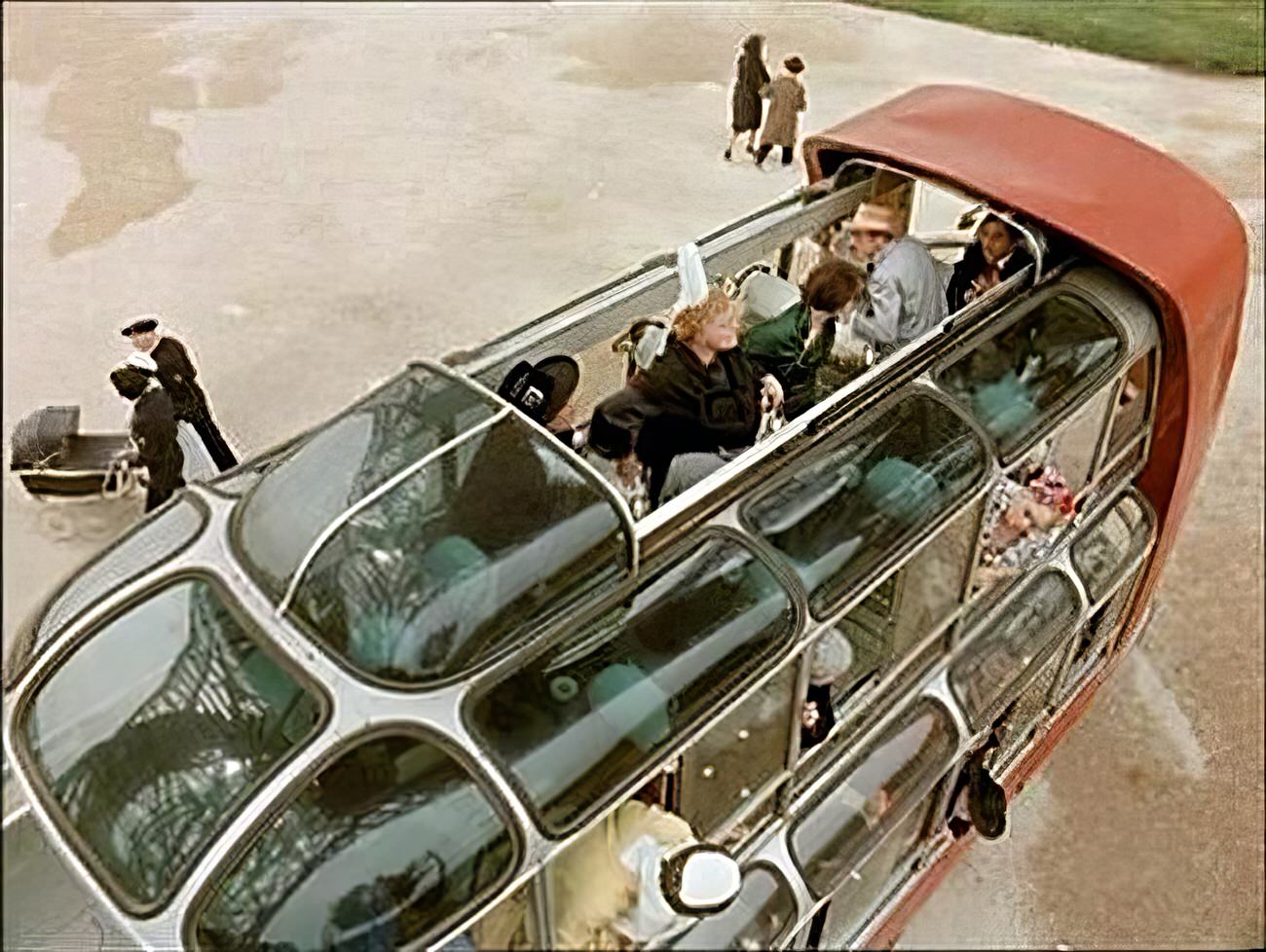 A Vision in Glass and Steel: The Futuristic Citroën U55 Double-Decker Bus of 1950s Paris