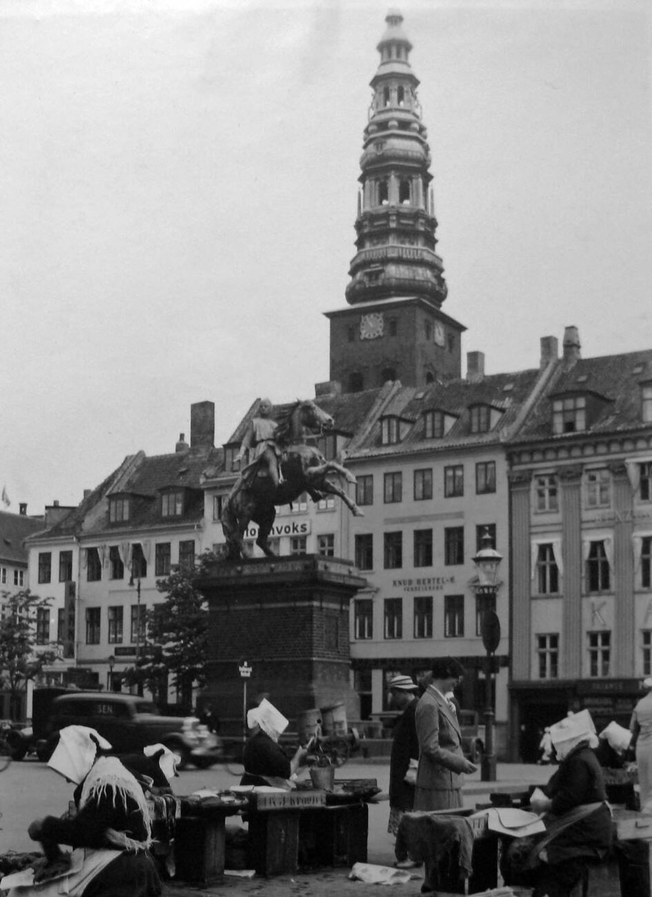 Copenhagen market, Denmark, 1930s