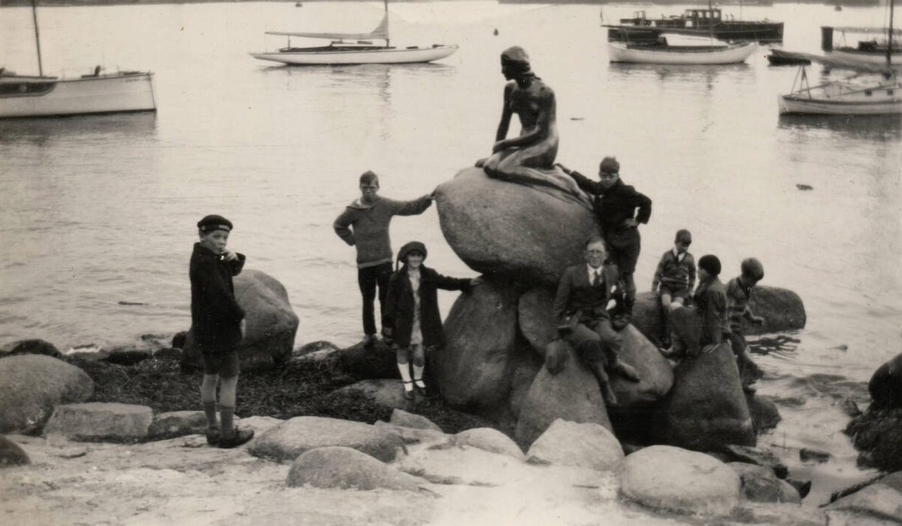 Children by the Little Mermaid, Langelinie, Copenhagen, Denmark, 1935