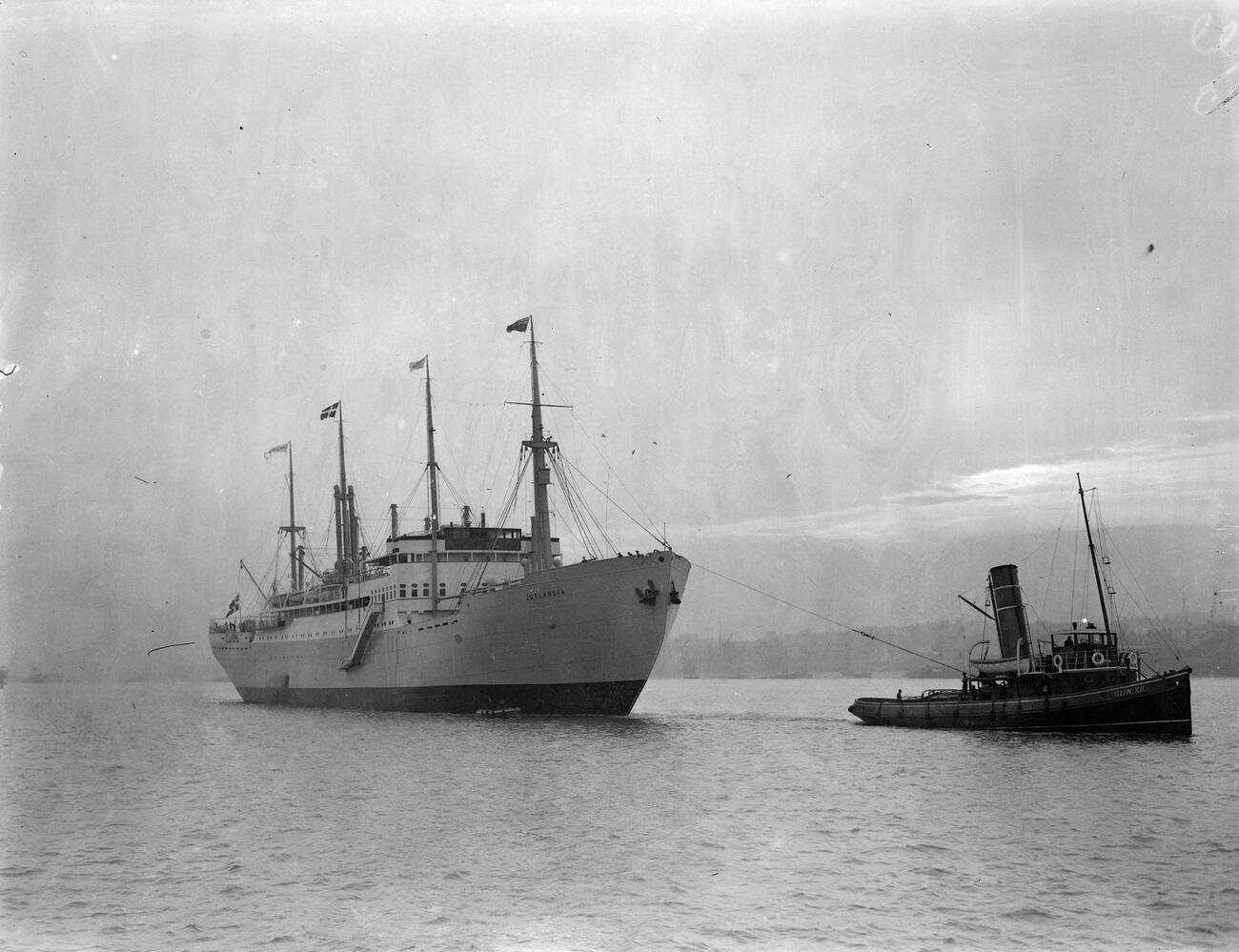 The Danish ship Jutlandia arriving in London, 1934