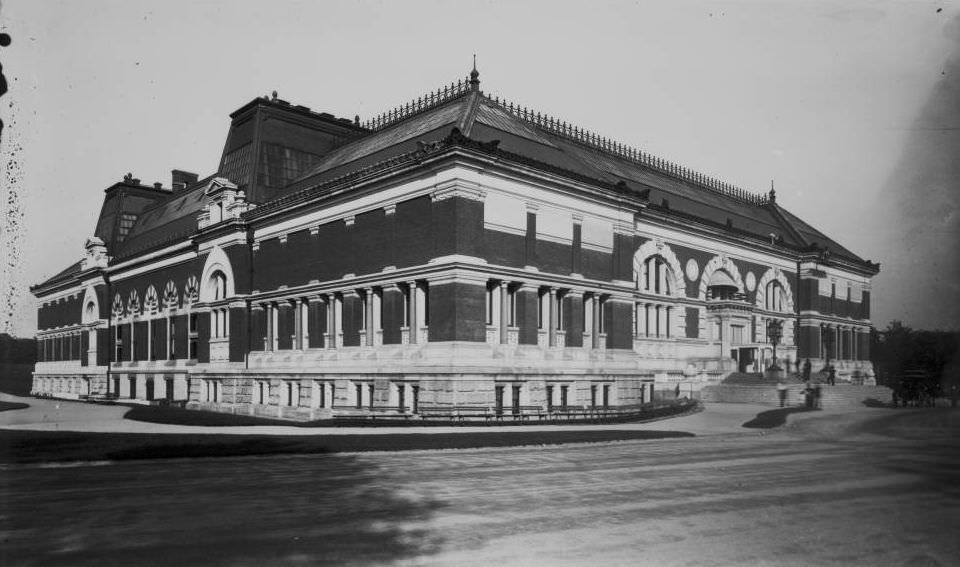 Metropolitan Museum of Art.