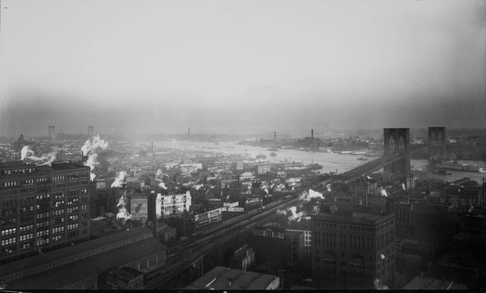 View of Brooklyn Bridge.