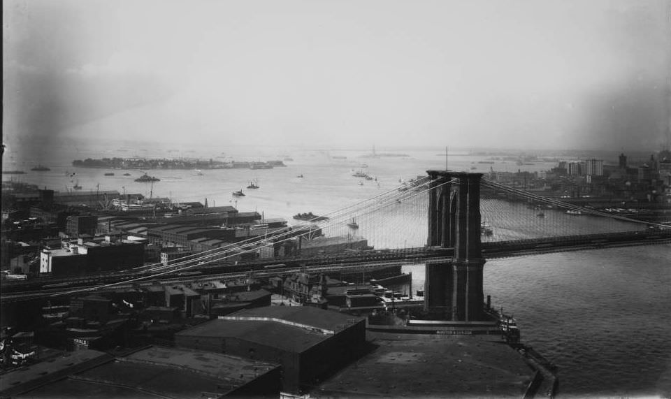 View of Brooklyn Bridge.