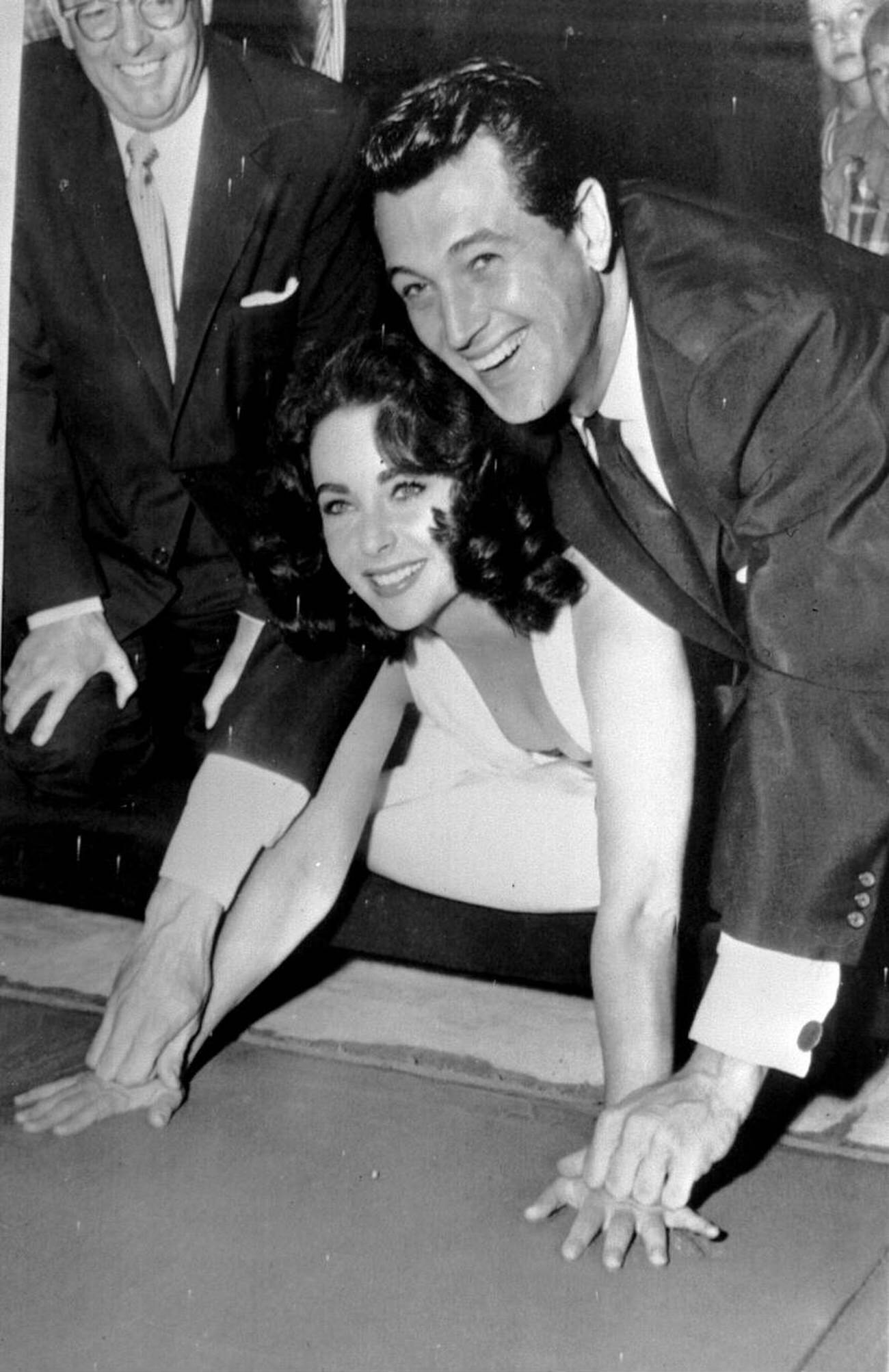 Elizabeth Taylor and Rock Hudson at the premiere of ‘Giant’, 1956.