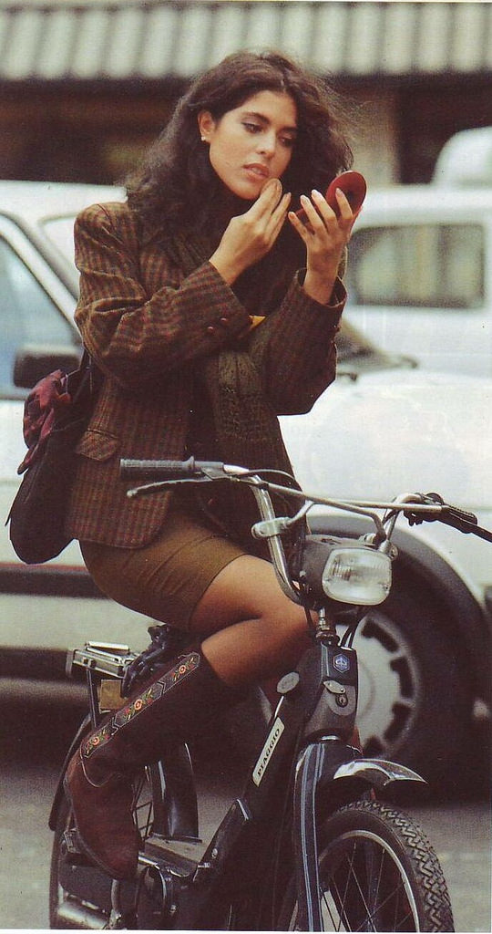 Riding into a New Era: Fabulous Vintage Photos of Girls on Bikes in Miniskirts