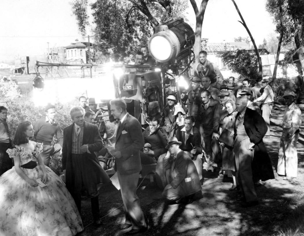 Hollywood's Golden Age Epic: Stunning Behind-the-Scenes Photos from the Making of Gone with the Wind