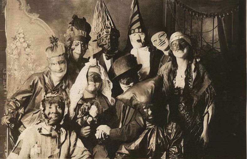 A Halloween party, 1905