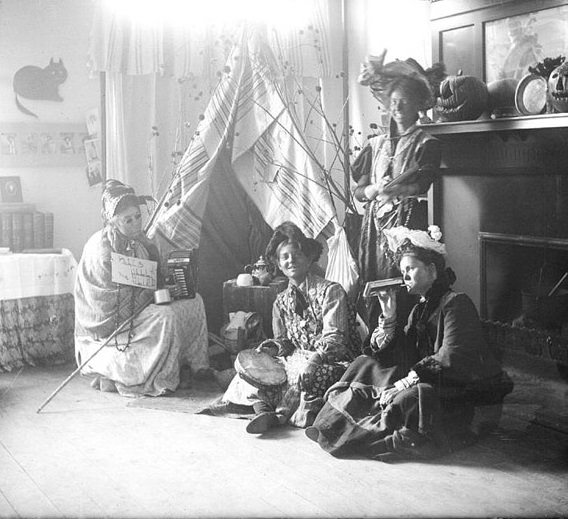 Spooky Soirées: Vintage Photos of Halloween Parties in the 1910s