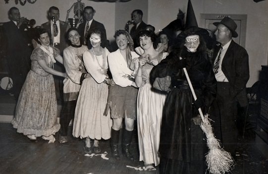 Spooky Soirées: Vintage Photos of Halloween Parties in the 1910s