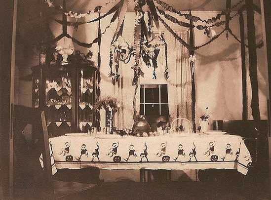 Spooky Soirées: Vintage Photos of Halloween Parties in the 1910s