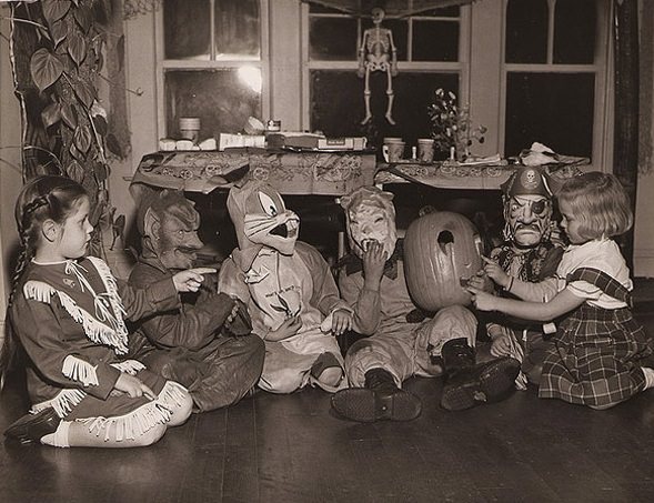 Spooky Soirées: Vintage Photos of Halloween Parties in the 1910s