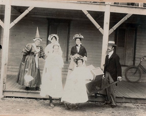 Spooky Soirées: Vintage Photos of Halloween Parties in the 1910s