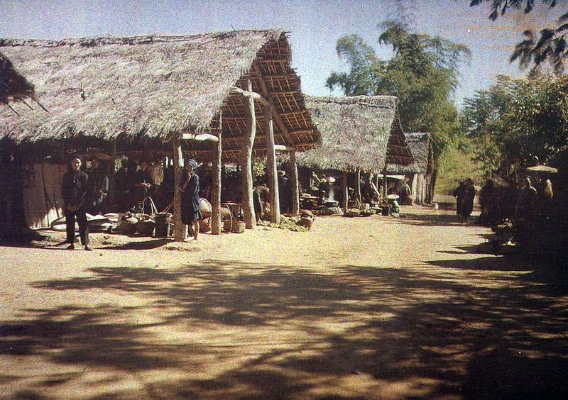 Historic Photos Capturing Everyday Life in Hanoi, Vietnam in 1915