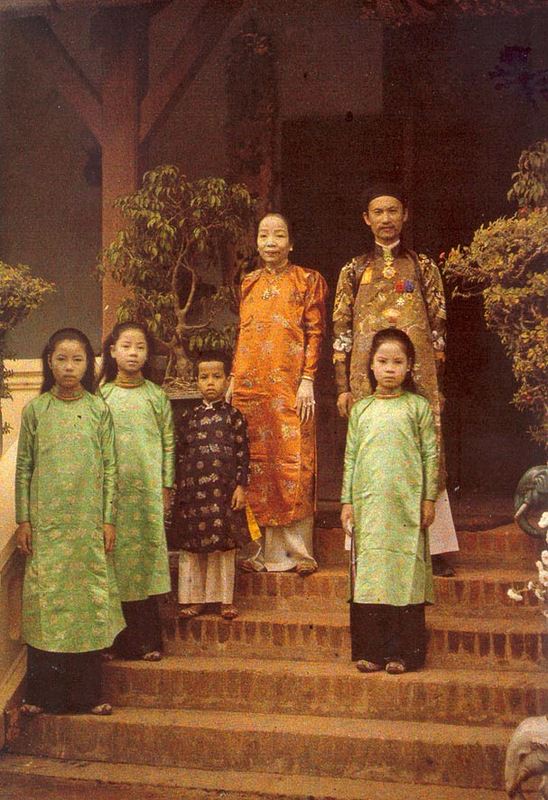 Historic Photos Capturing Everyday Life in Hanoi, Vietnam in 1915