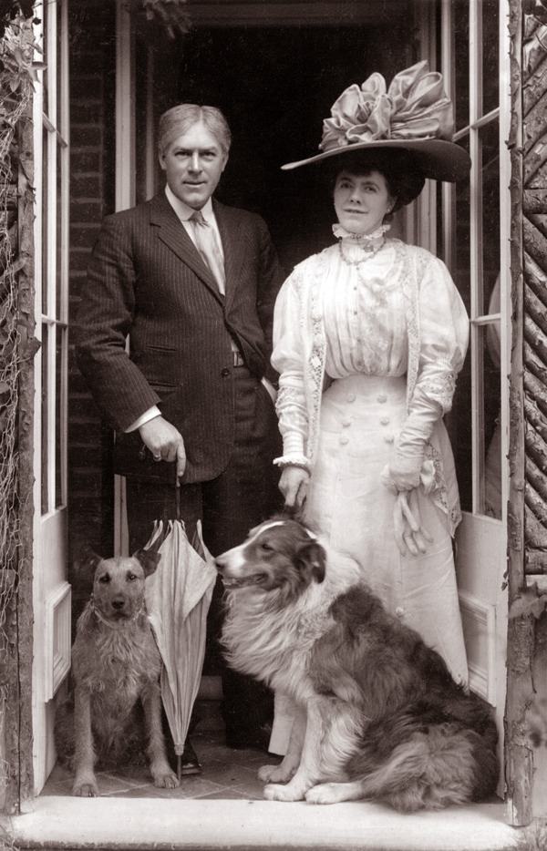 A Special Bond: Adorable Historic Photos of Dogs and Their Humans