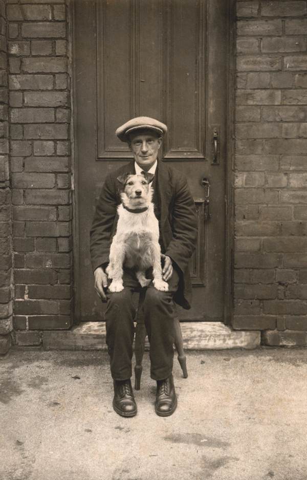 A Special Bond: Adorable Historic Photos of Dogs and Their Humans