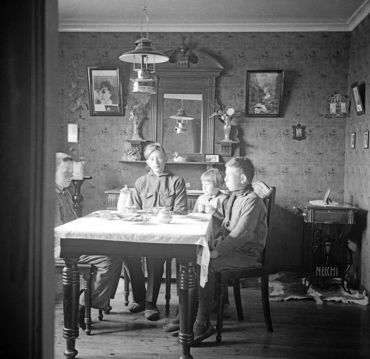 Inside an Icelandic living room, 1930s.