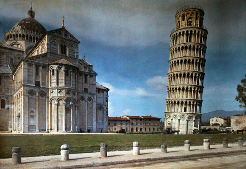 The Leaning Tower of Pisa, Italy, 1934.