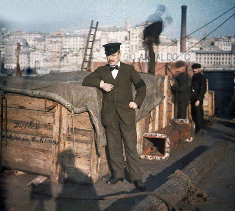 Men working on the "Duilio" and "Julius Caesar" battleships in Genoa, Italy, 1913.