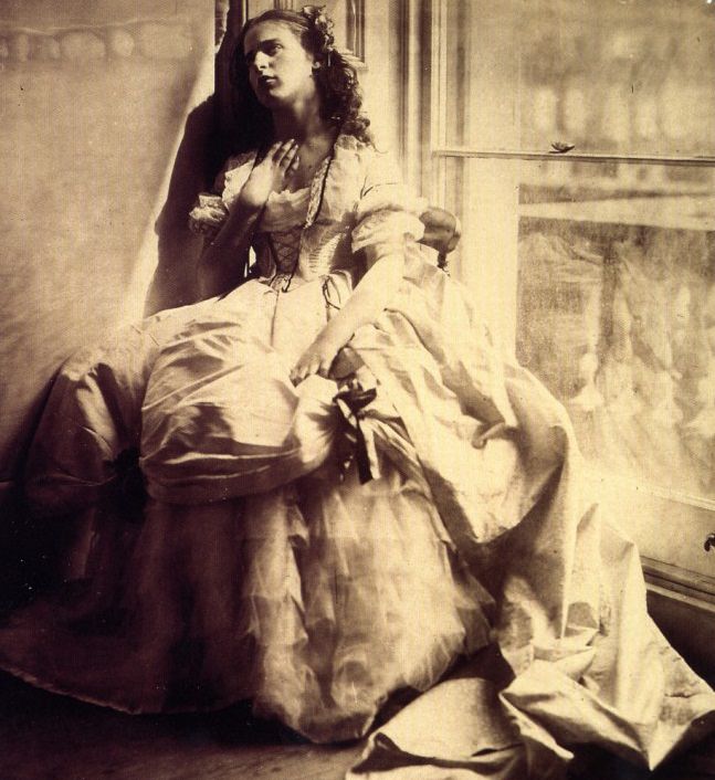 A Mother's Eye: Early Victorian Fashion Photography of Lady Hawarden's Daughters (1860s)