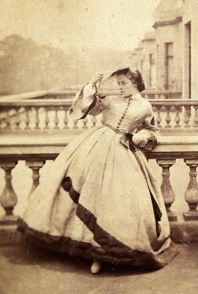 A Mother's Eye: Early Victorian Fashion Photography of Lady Hawarden's Daughters (1860s)