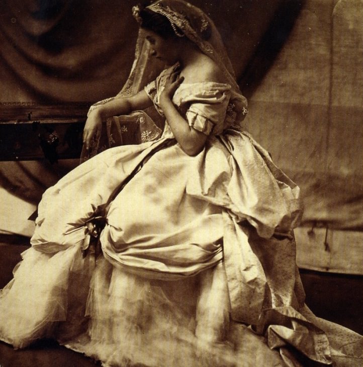 A Mother's Eye: Early Victorian Fashion Photography of Lady Hawarden's Daughters (1860s)