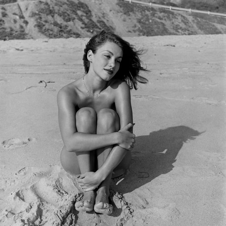 Linda Christian: Capturing the Beauty of the First Bond Girl in Stunning 1945 Portraits