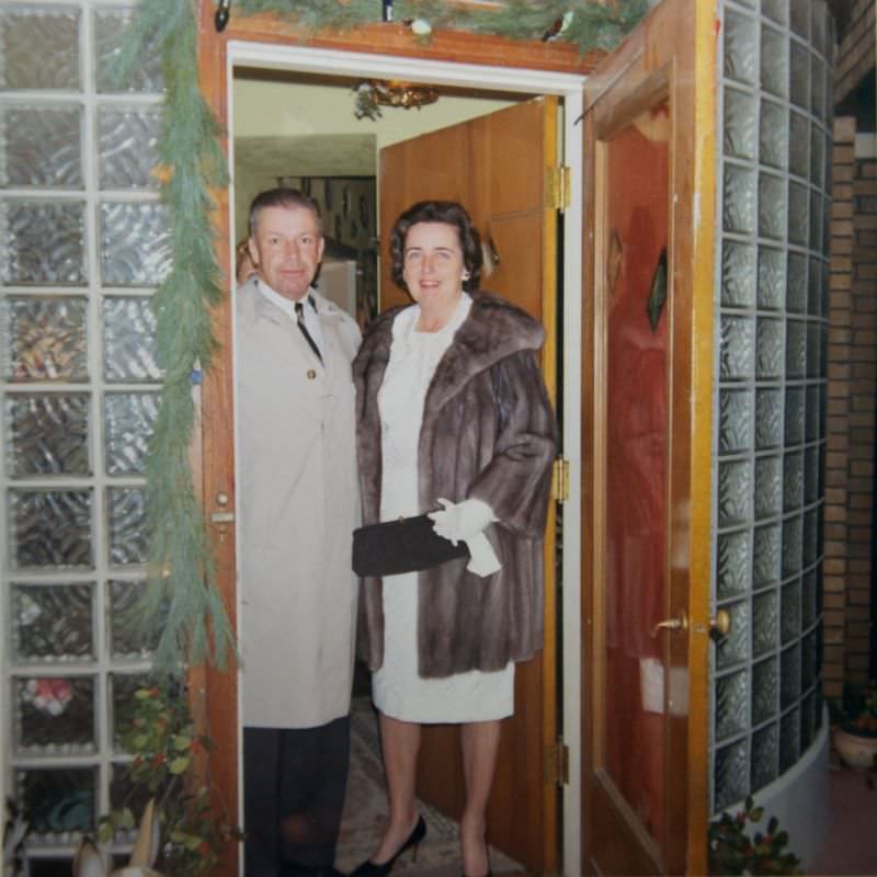 Vintage Photos of People Celebrating on New Year's Day 1996