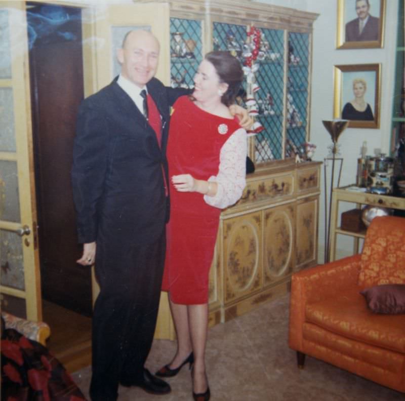 Vintage Photos of People Celebrating on New Year's Day 1996