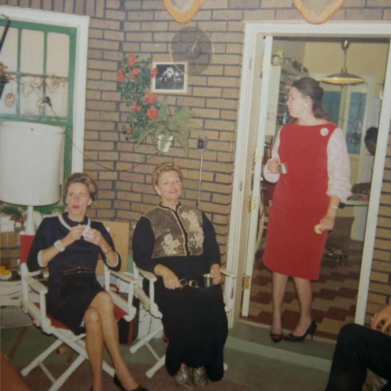 Vintage Photos of People Celebrating on New Year's Day 1996