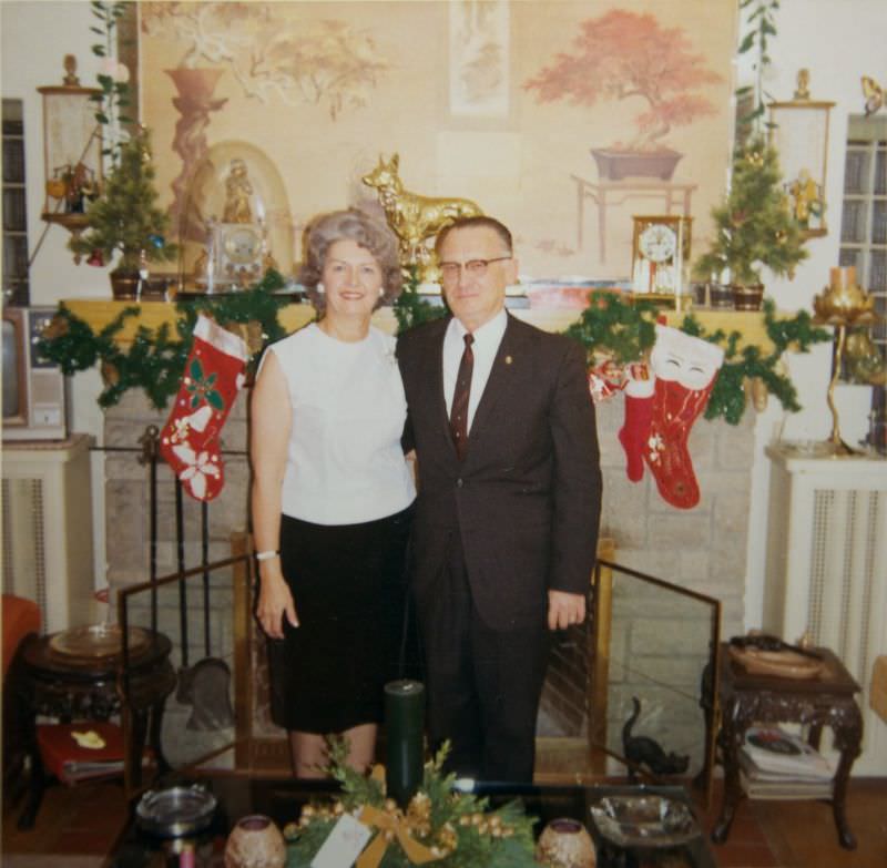 Vintage Photos of People Celebrating on New Year's Day 1996