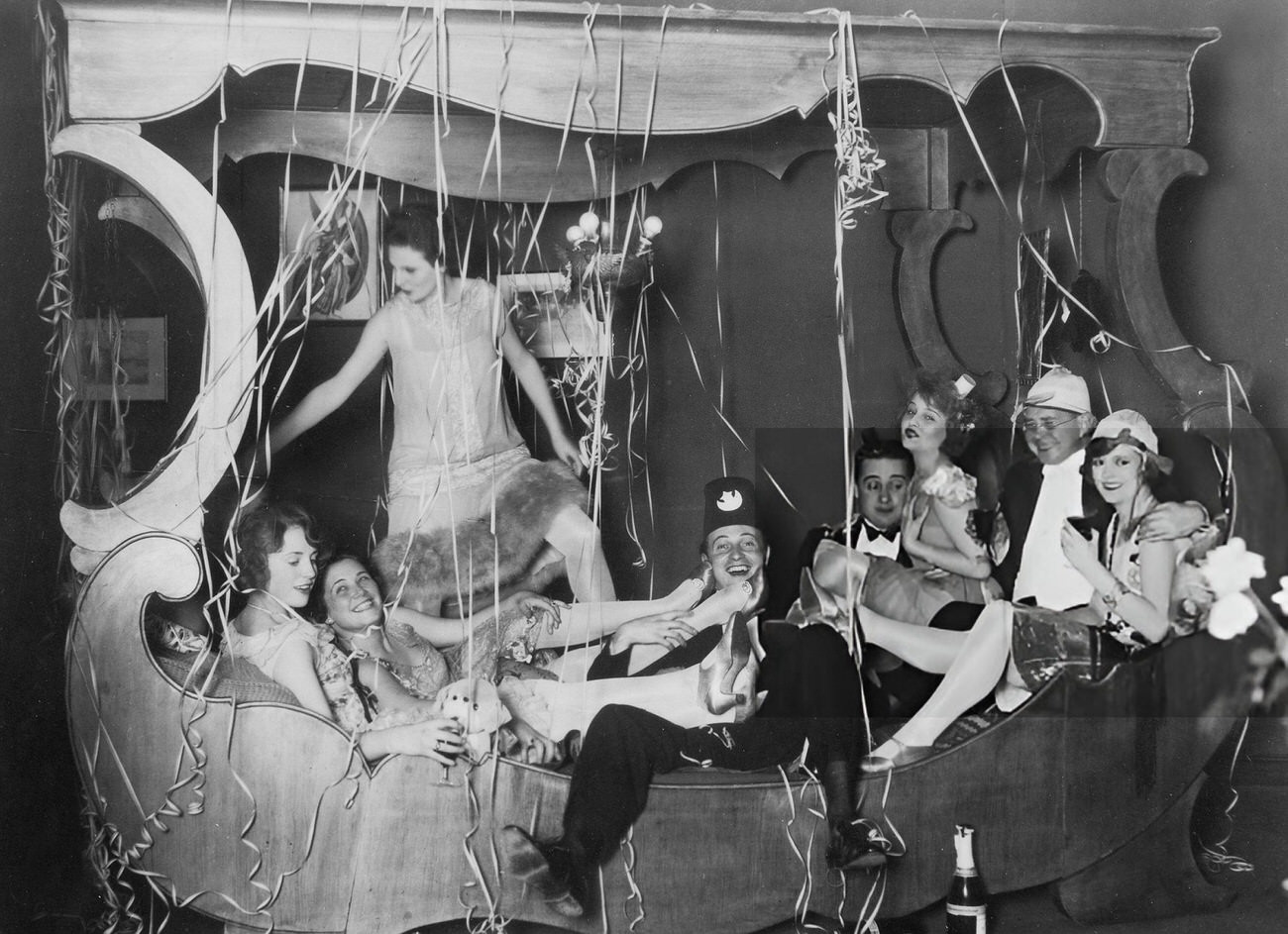 Olga Tschechova, Leni Riefenstahl, Willi Fritsch, Max Hansen, Lilian Harvey, and Wilhelm Bendow on New Year's Eve, 1926.