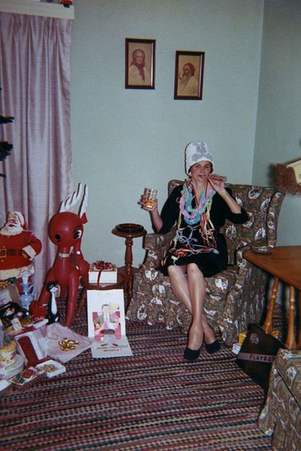 Fabulous Vintage Photos Show New Year's Eve Celebrations and Parties from the 1960s