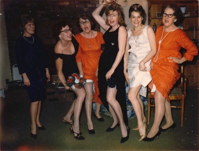 Fabulous Vintage Photos Show New Year's Eve Celebrations and Parties from the 1960s