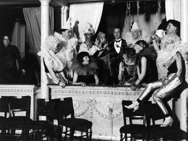 Stunning Vintage Photos of New Year's Eve Parties from the 1920s