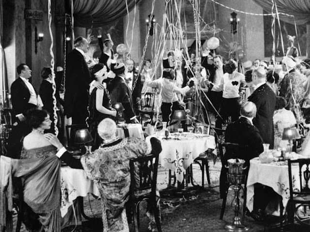 Stunning Vintage Photos of New Year's Eve Parties from the 1920s