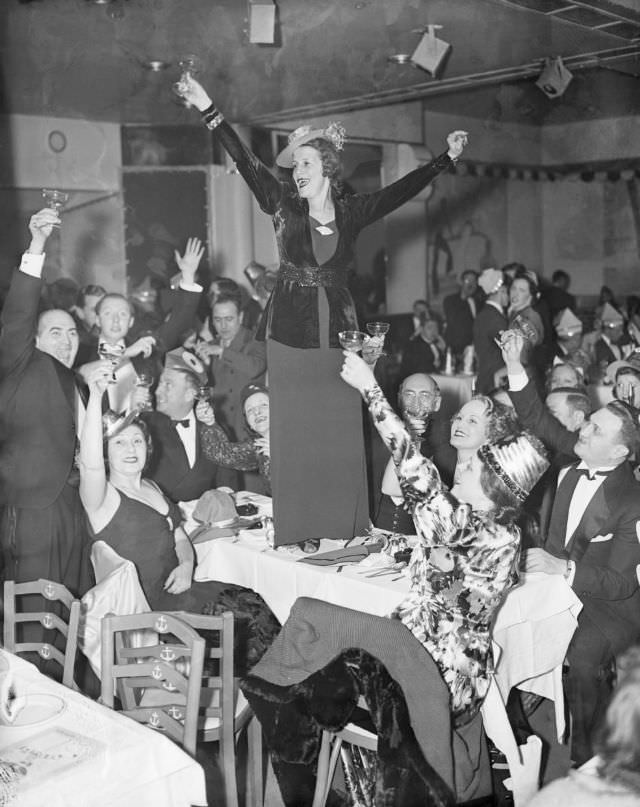 Stunning Vintage Photos of New Year's Eve Parties from the 1920s