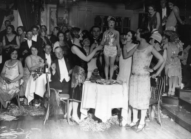 Stunning Vintage Photos of New Year's Eve Parties from the 1920s