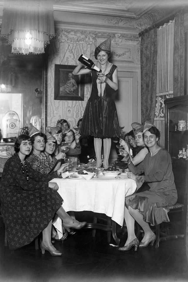 Stunning Vintage Photos of New Year's Eve Parties from the 1920s