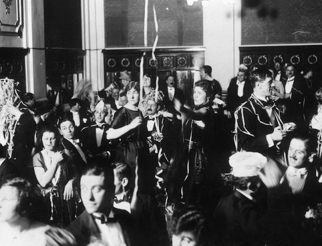 Stunning Vintage Photos of New Year's Eve Parties from the 1920s