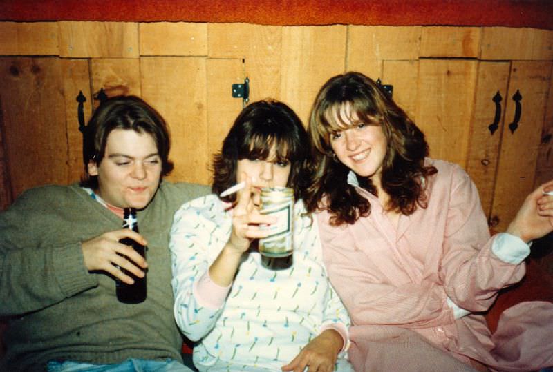 Stunning Vintage Photos of New Year's Eve Parties in the 1980s