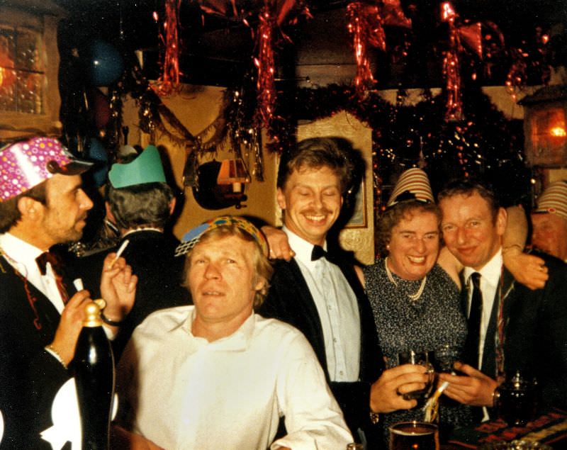 Stunning Vintage Photos of New Year's Eve Parties in the 1980s