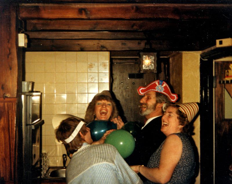 Stunning Vintage Photos of New Year's Eve Parties in the 1980s