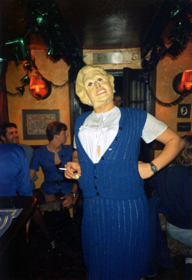 Stunning Vintage Photos of New Year's Eve Parties in the 1980s