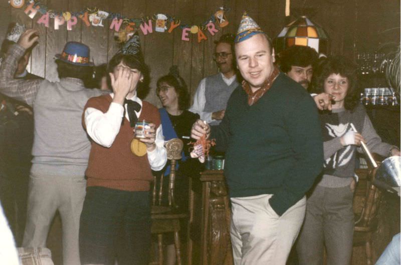 Stunning Vintage Photos of New Year's Eve Parties in the 1980s