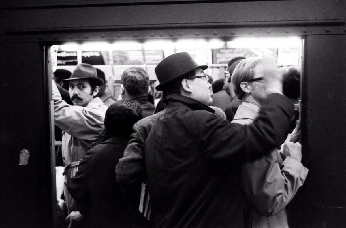 Ralph Crane's Photographic Journey Through the 1960s New York City Subway System