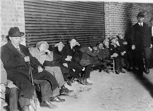 Baseball fans lining up for World Series tickets, 1920s.